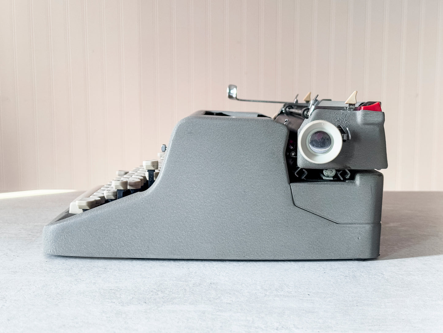 1956 Royal Quiet Deluxe gray crinkle