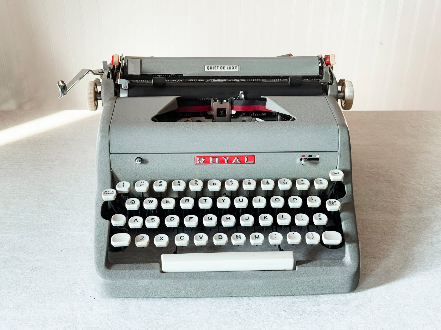 1956 Royal Quiet Deluxe gray crinkle