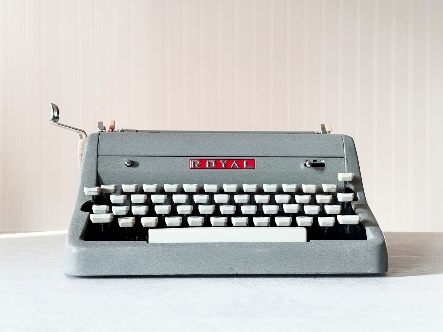 1956 Royal Quiet Deluxe gray crinkle