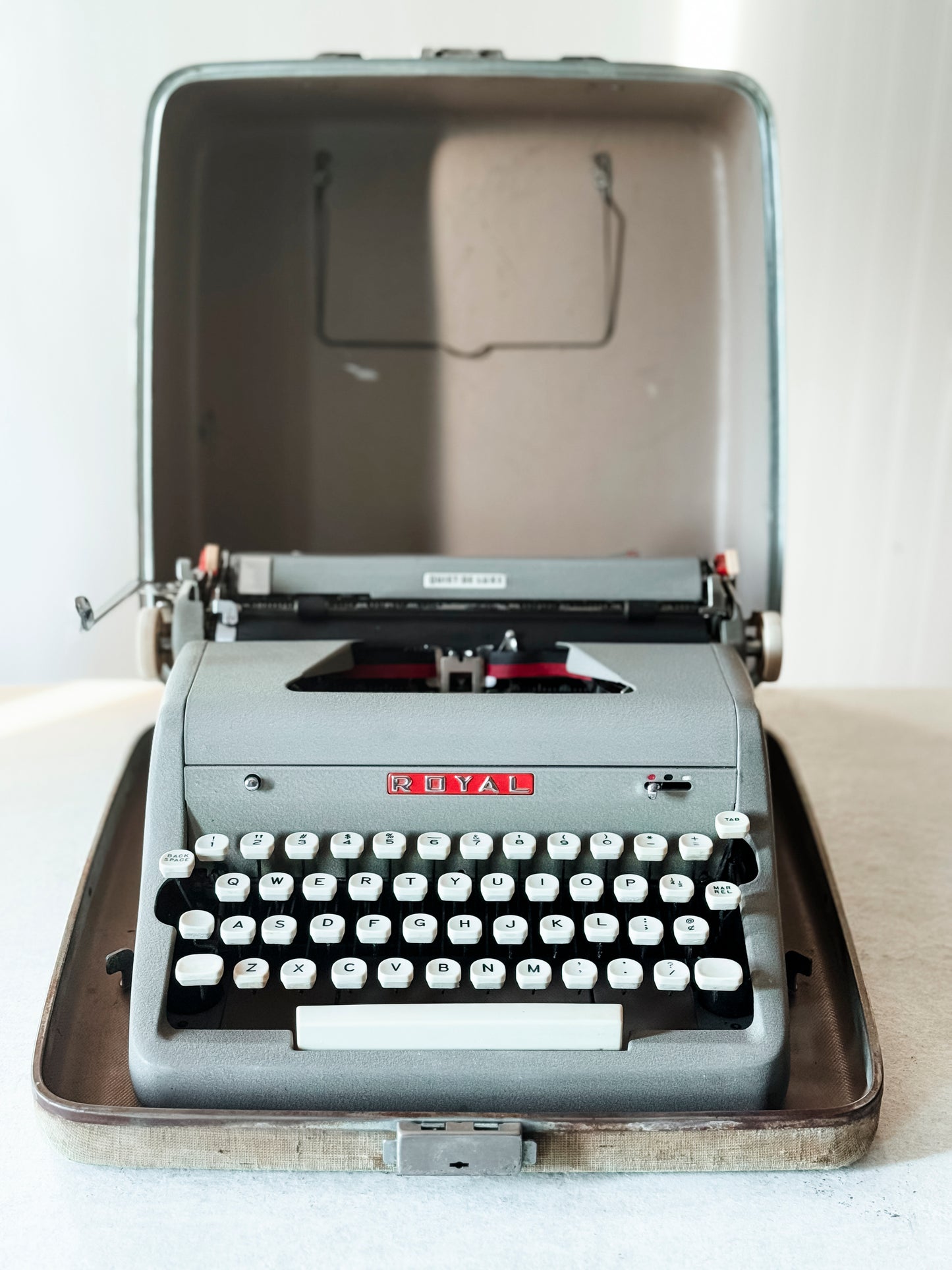 1956 Royal Quiet Deluxe gray crinkle