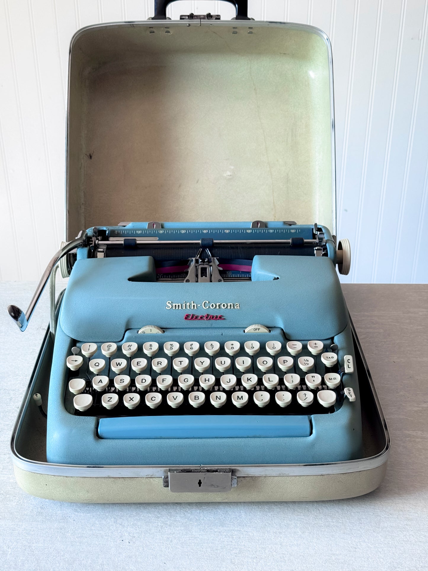 1960 Smith Corona 5TE Portable Electric, Alpine Blue